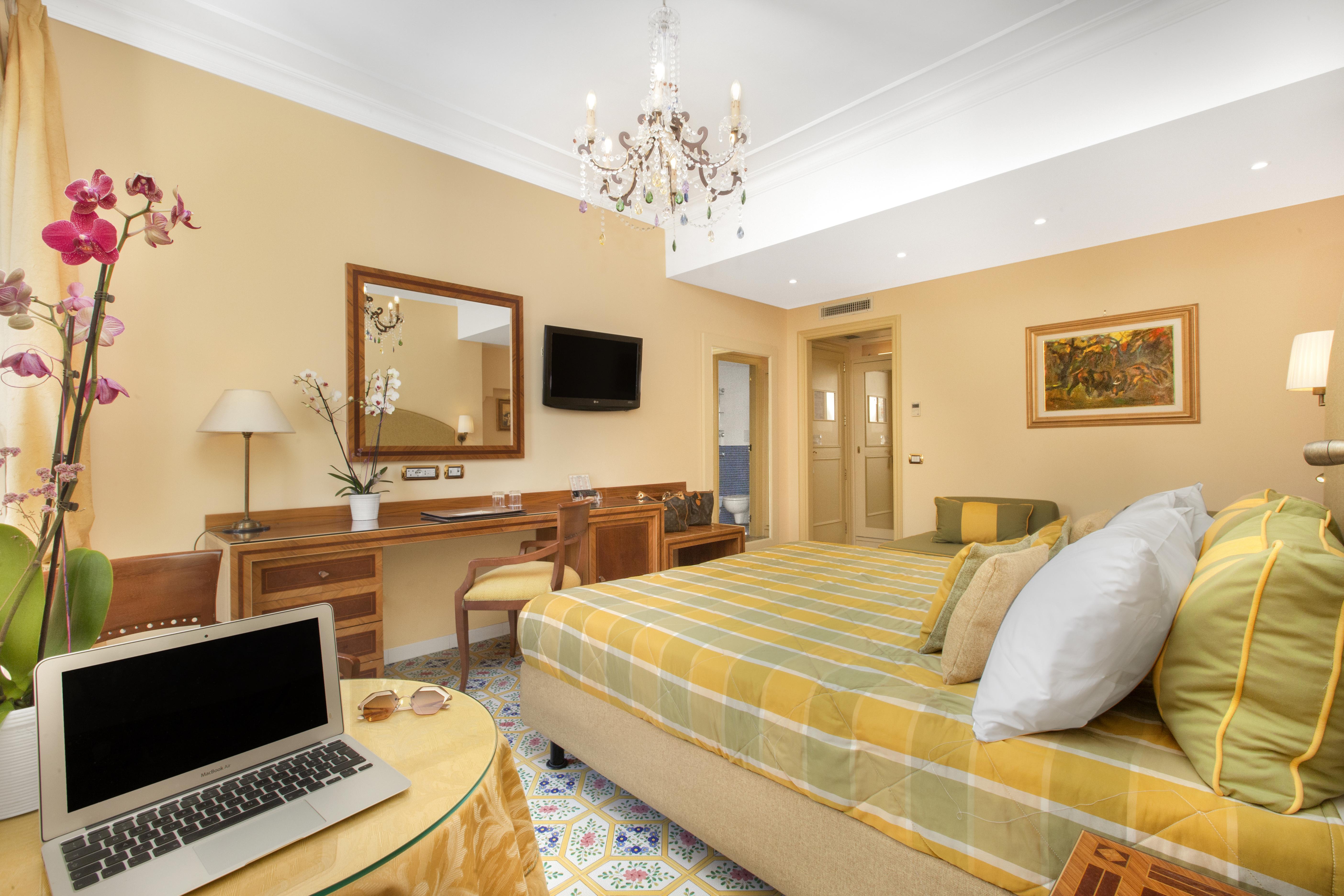 Hotel Antiche Mura Соренто Екстериор снимка