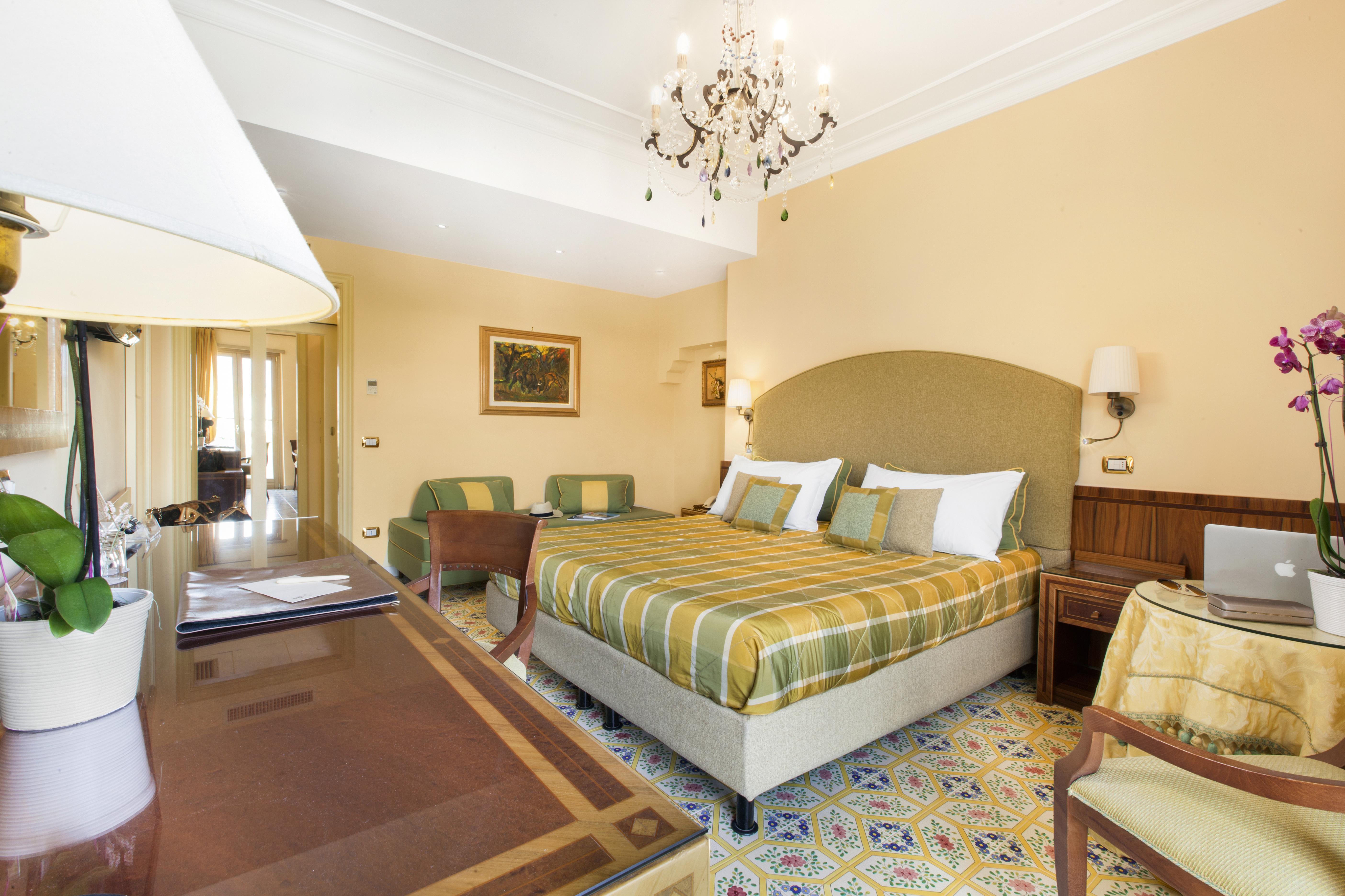 Hotel Antiche Mura Соренто Екстериор снимка