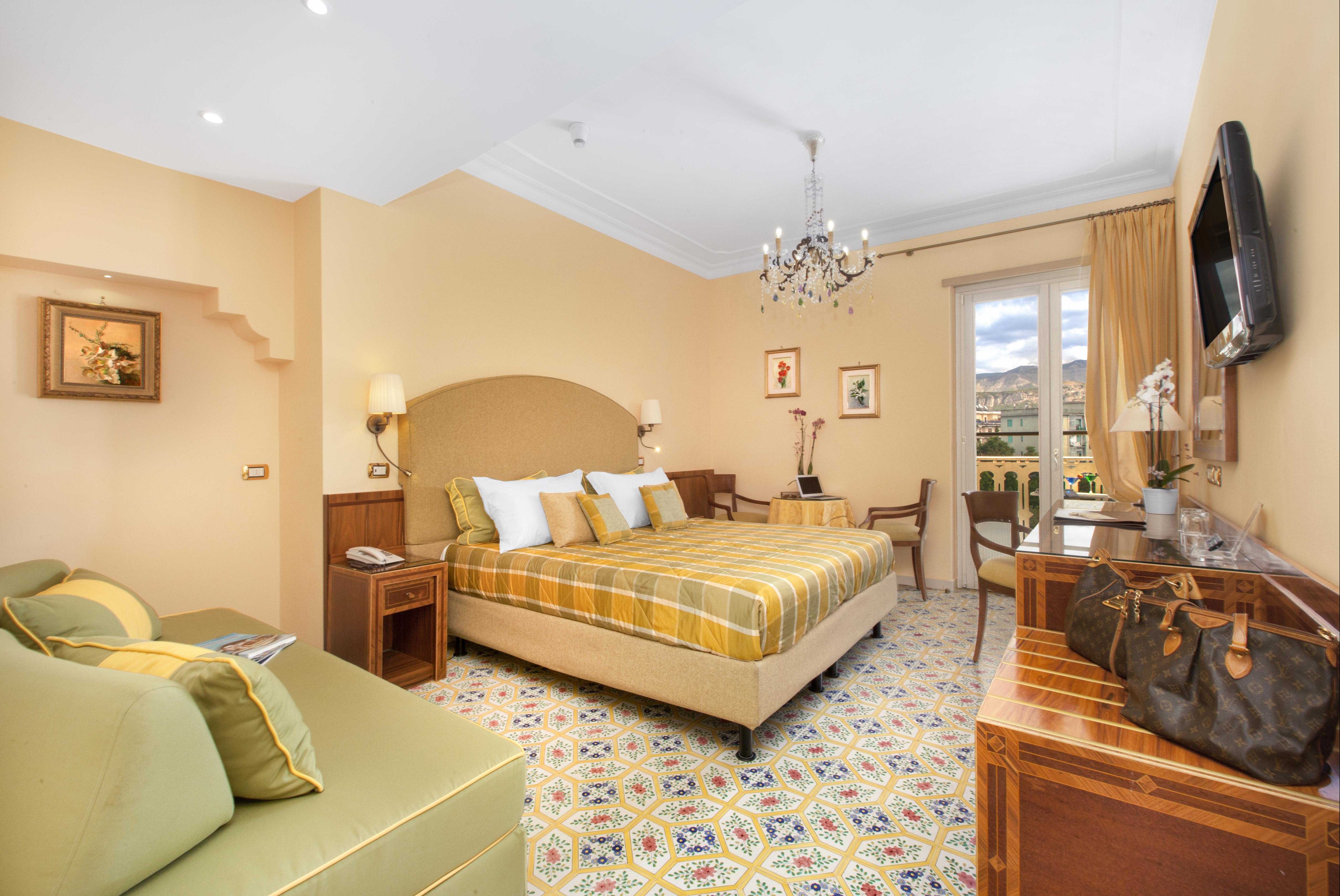 Hotel Antiche Mura Соренто Екстериор снимка
