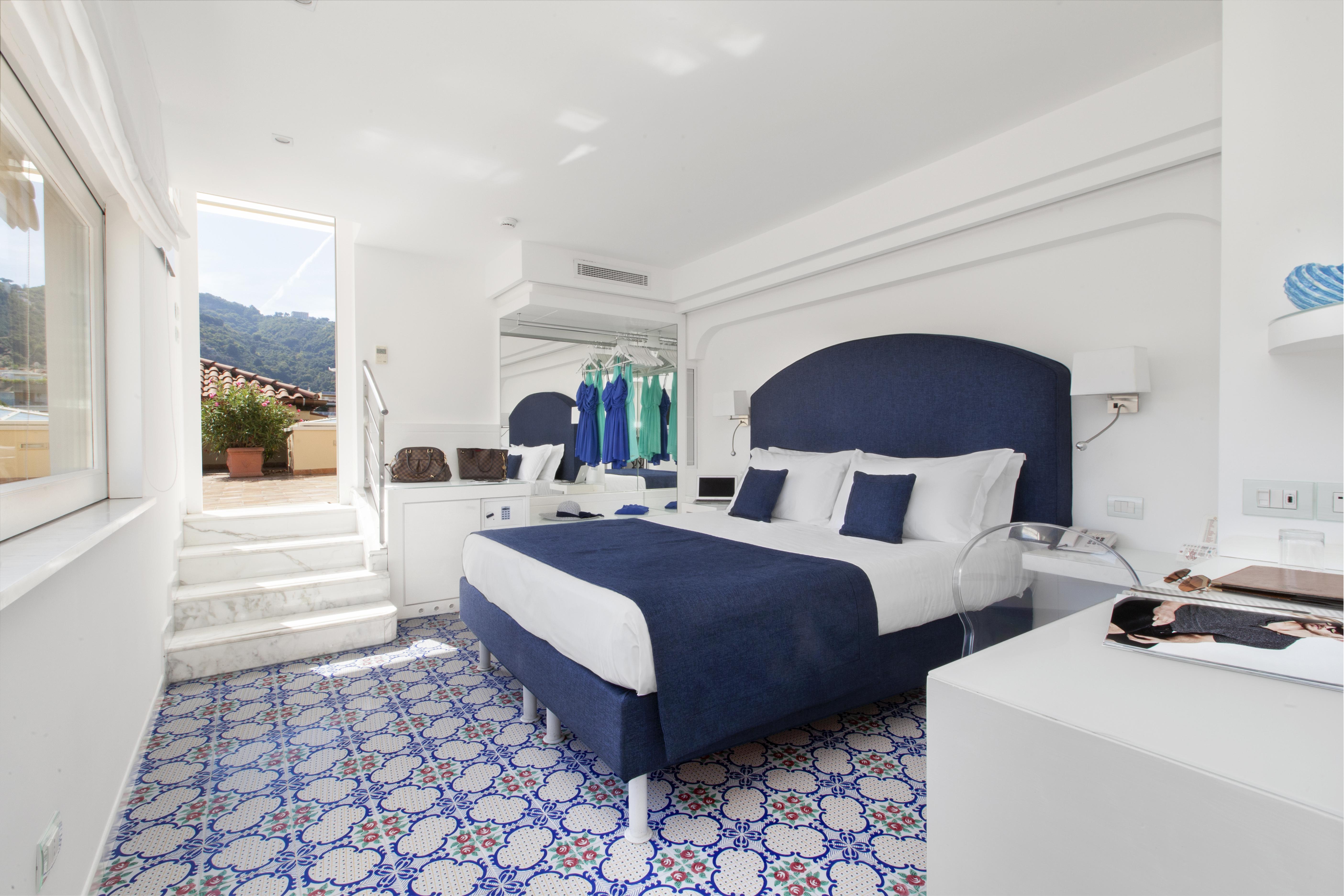 Hotel Antiche Mura Соренто Екстериор снимка
