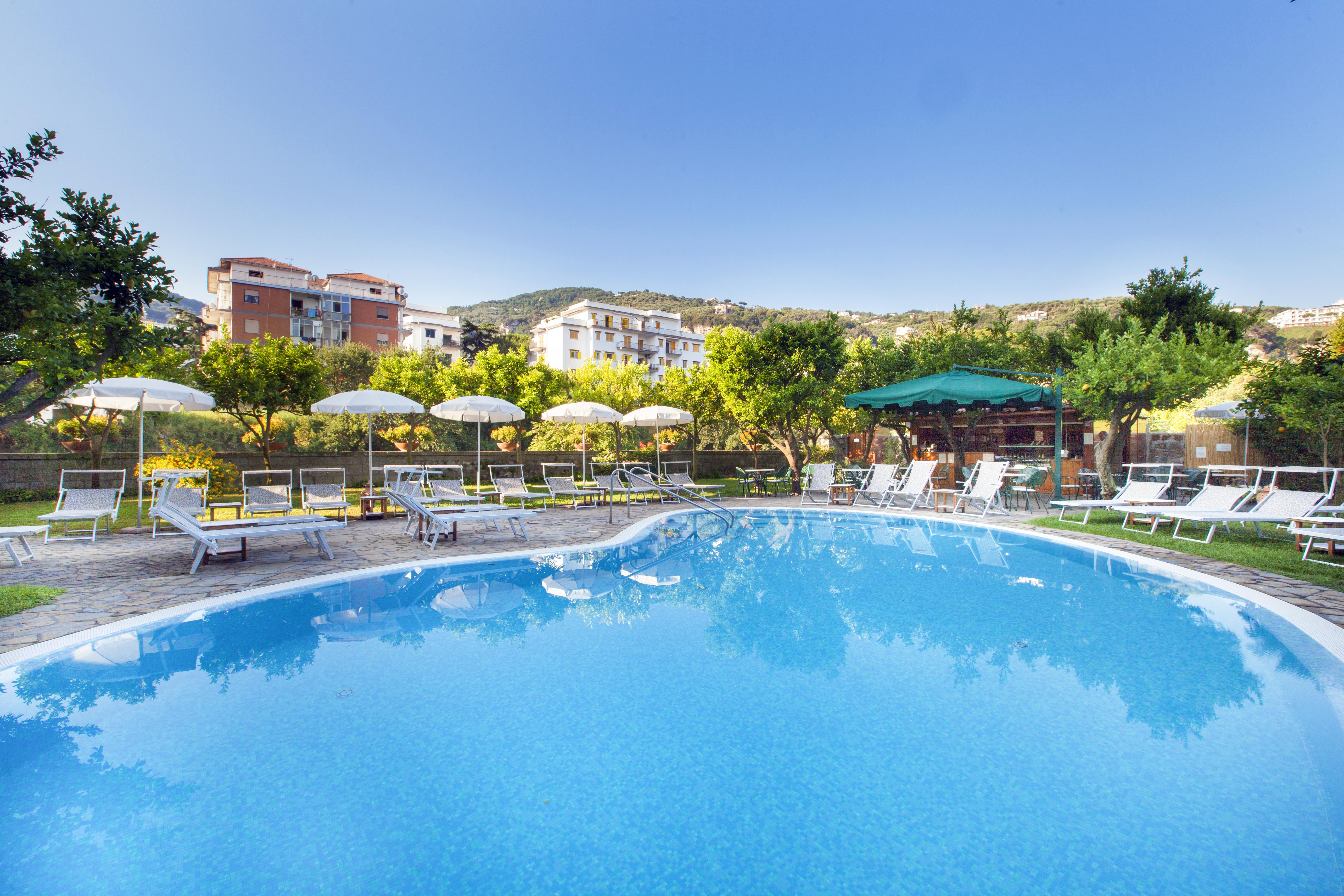 Hotel Antiche Mura Соренто Екстериор снимка