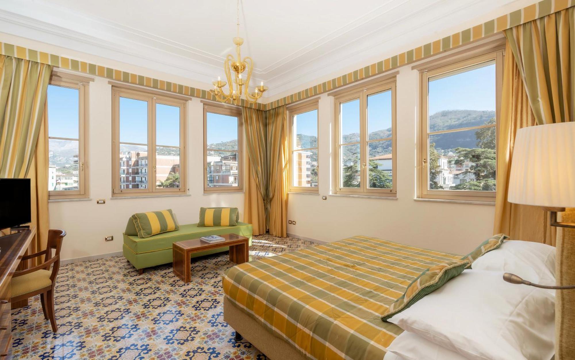 Hotel Antiche Mura Соренто Екстериор снимка