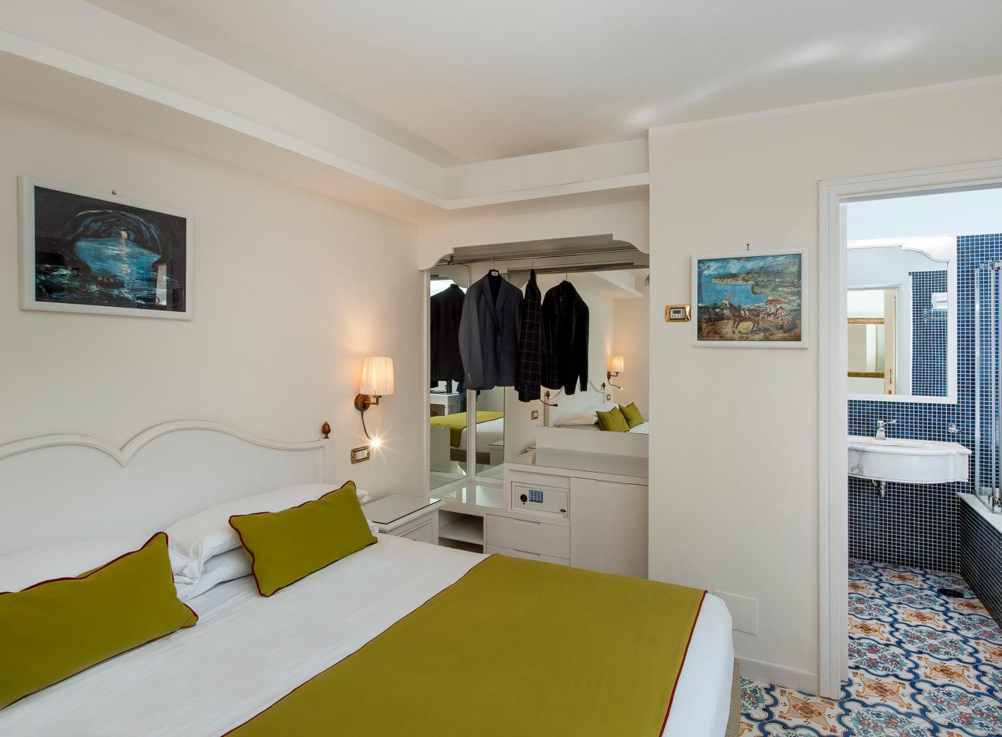 Hotel Antiche Mura Соренто Екстериор снимка