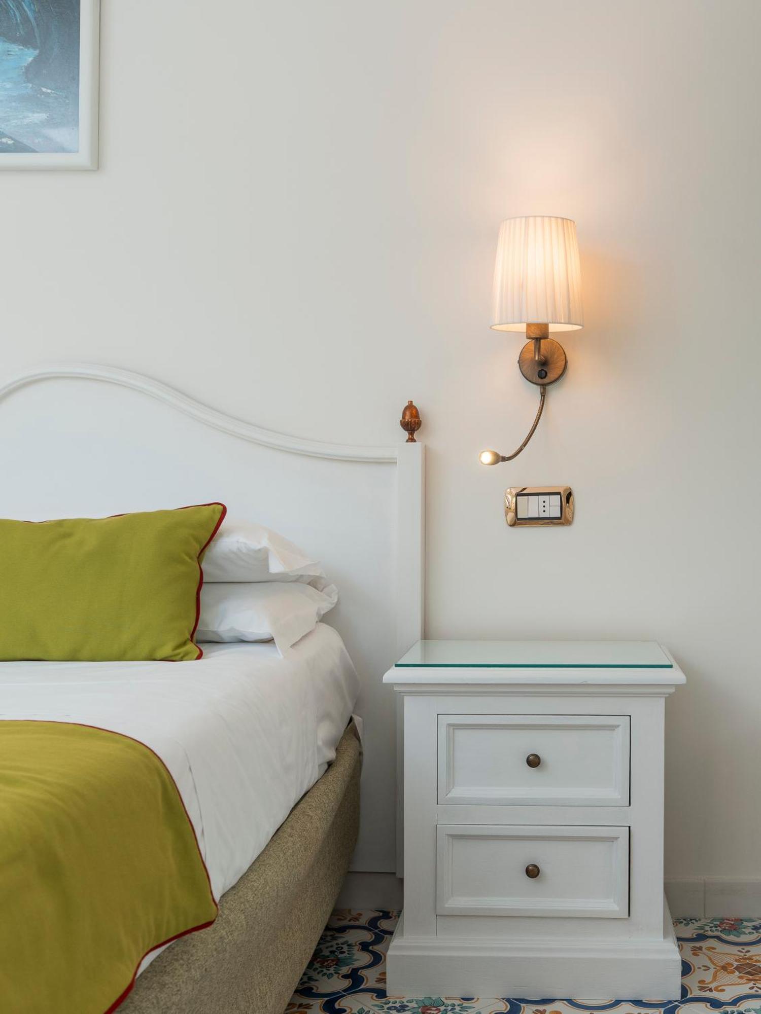 Hotel Antiche Mura Соренто Екстериор снимка