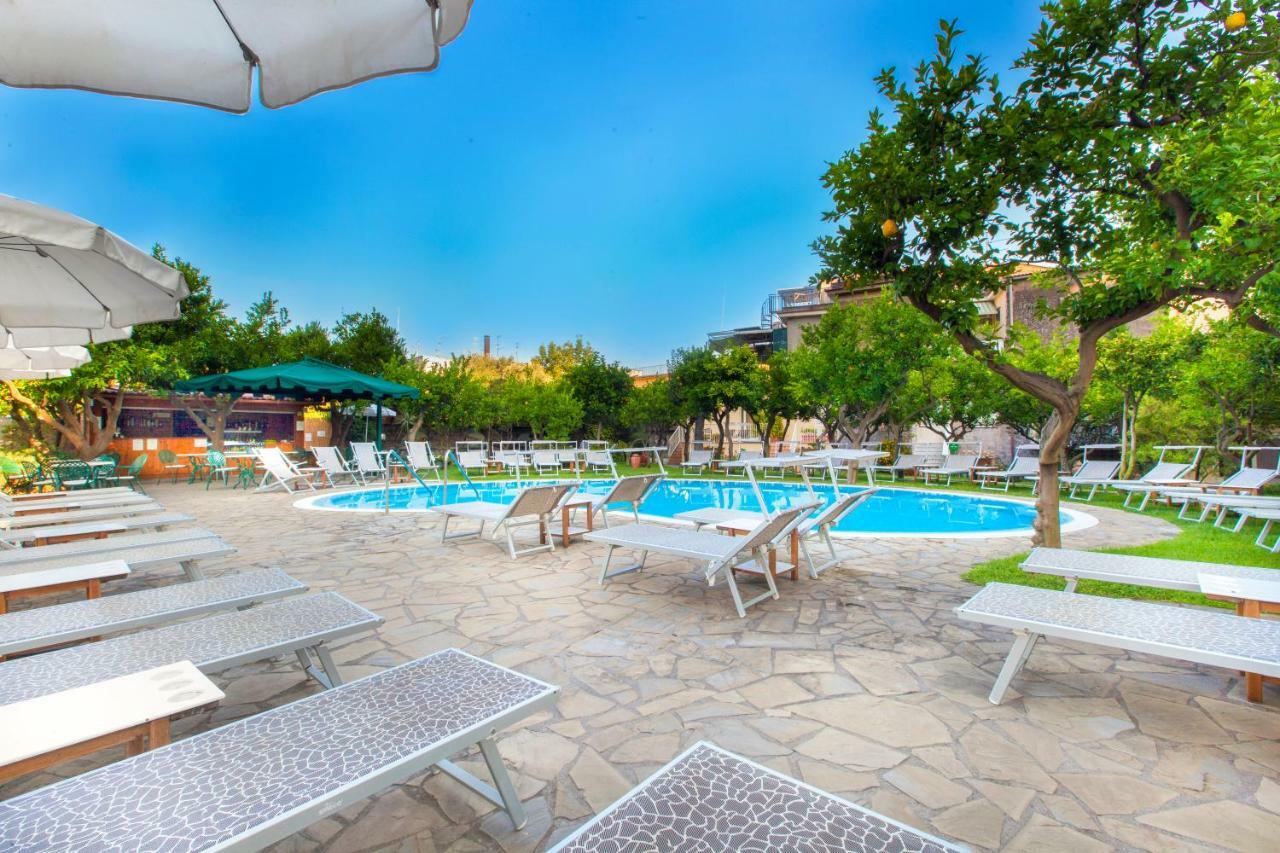 Hotel Antiche Mura Соренто Екстериор снимка