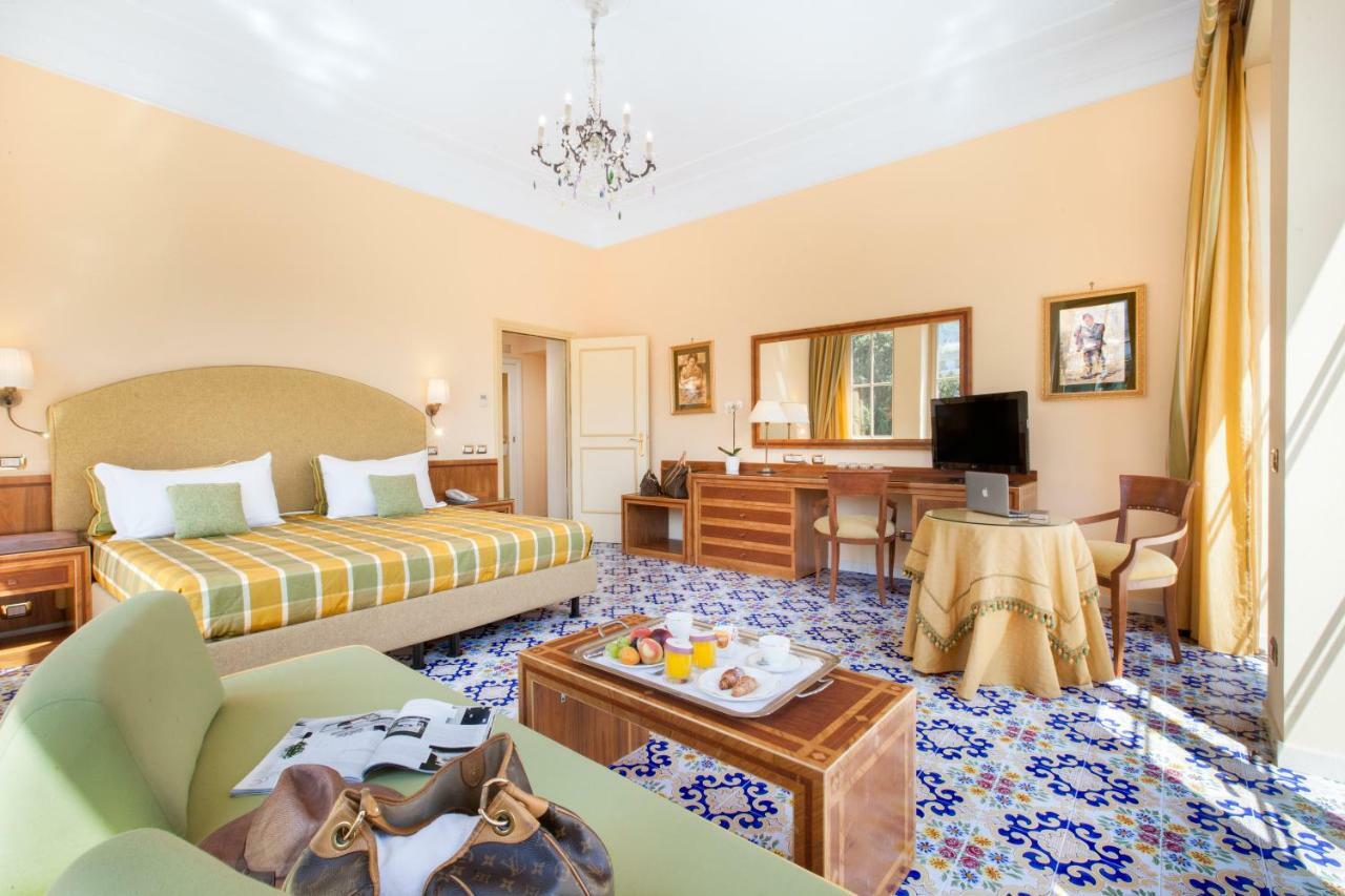 Hotel Antiche Mura Соренто Екстериор снимка
