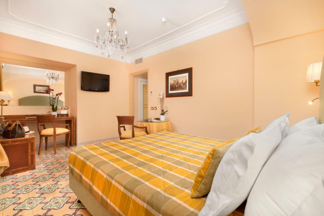 Hotel Antiche Mura Соренто Екстериор снимка