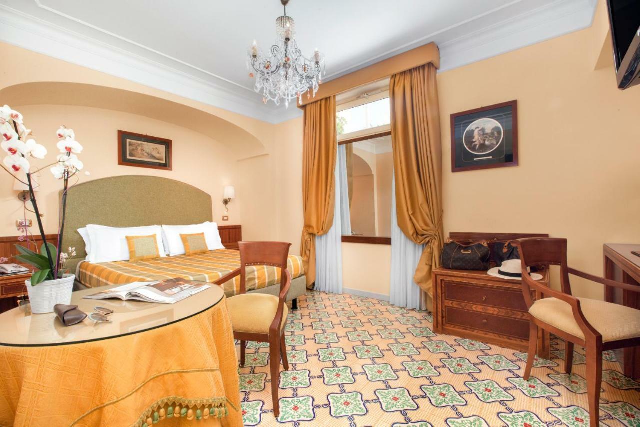 Hotel Antiche Mura Соренто Екстериор снимка